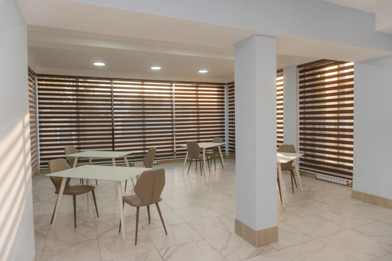 Aral Hotel Ngoại thất bức ảnh