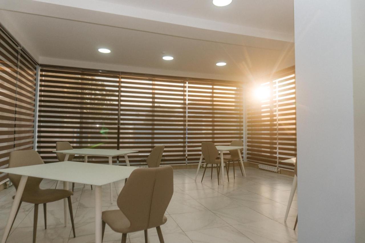Aral Hotel Ngoại thất bức ảnh